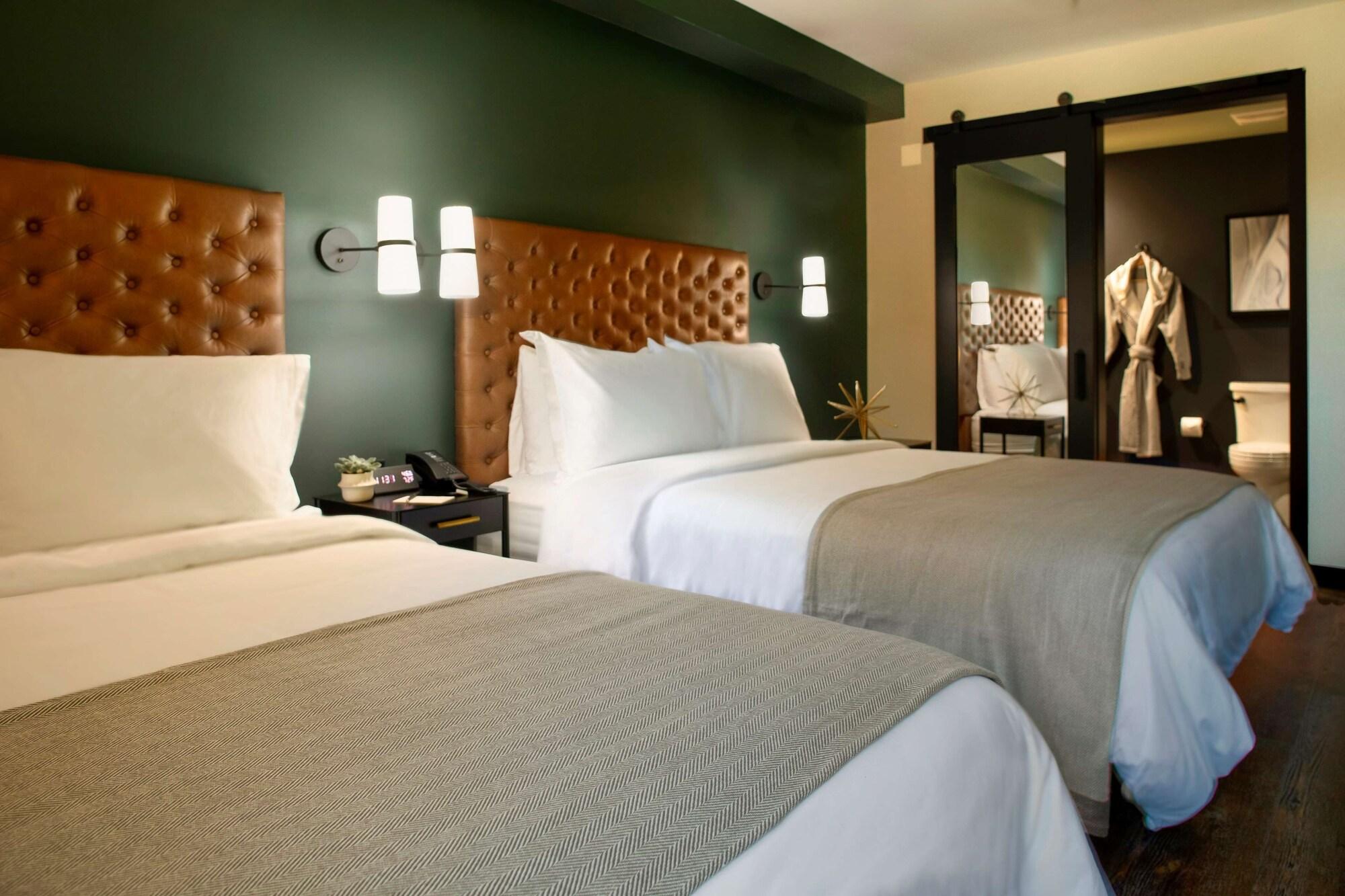The Lloyd Stamford, Tapestry Collection By Hilton Hotel Bagian luar foto