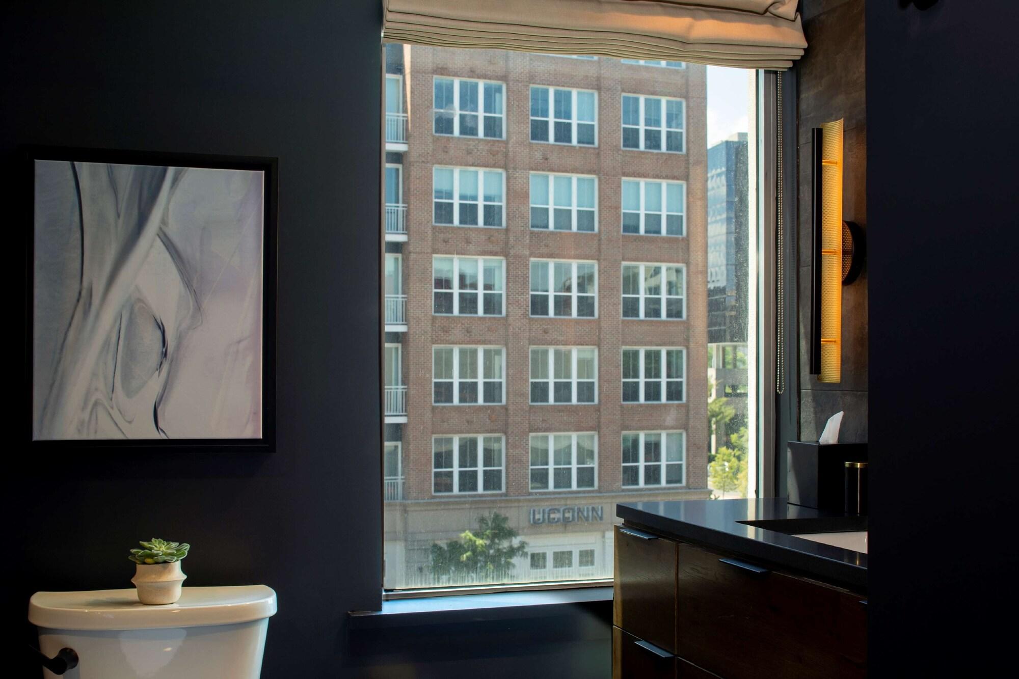 The Lloyd Stamford, Tapestry Collection By Hilton Hotel Bagian luar foto